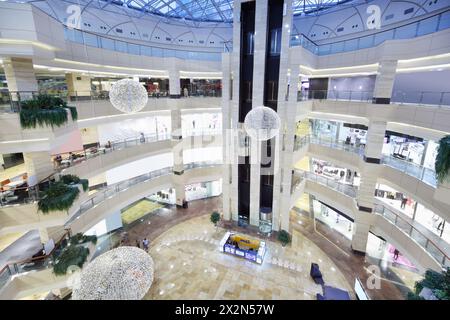 MOSCOU - 7 SEPTEMBRE : étages de la ville d'Afimall le 7 septembre 2011 à Moscou, Russie. Le complexe commercial Afimall City est situé dans le centre d'affaires Mosco Banque D'Images