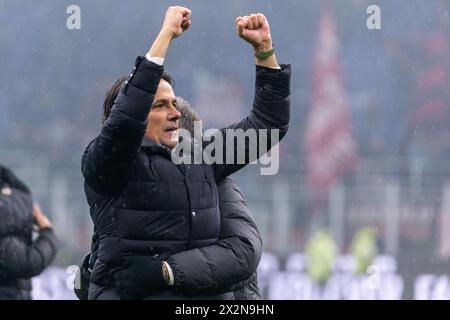 Milan, Italie - 22 avril 2024 - Milan-Inter série A - simone inzaghi entraîneur-chef f.c. Internazionale les joueurs célèbrent la victoire du championnat Serie A 2023-24 - Credit : Kines Milano/Alamy Live News Banque D'Images