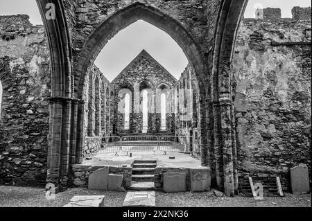 L'image est de ce qui était l'intérieur de l'abbaye du château de Peel à l'historique château de Peel sur la côte ouest de l'île de Man. Banque D'Images