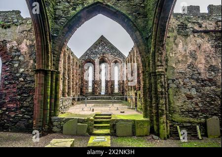 L'image est de ce qui était l'intérieur de l'abbaye du château de Peel à l'historique château de Peel sur la côte ouest de l'île de Man. Banque D'Images