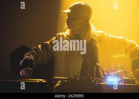 Tilburg, pays-Bas. 21 avril 2024. La musicienne et compositrice irlandaise Hilary Woods donne un concert lors du festival de musique néerlandais Roadburn Festival 2024 à Tilburg. (Crédit photo : Gonzales photo - Peter Troest). Banque D'Images