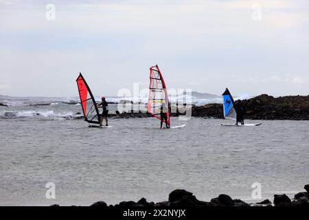 Planche à voile, El Cotillo, Fuerteventura, Îles Canaries, Espagne, Europe. Prise en février 2024. cym Banque D'Images