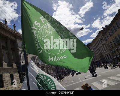 Manifestation à Milan pour la Palestine libre et contre la pollution mondiale dans la rue Venise, Lombardie, Italie Banque D'Images