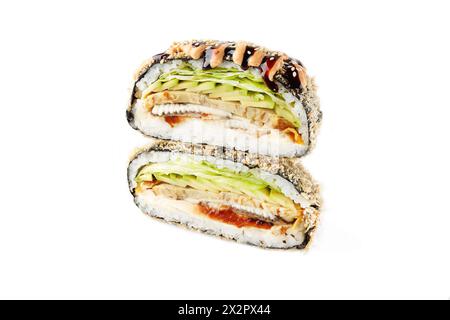 hamburgers de sushi frais appétissants sur fond blanc pour le site de livraison de nourriture Banque D'Images