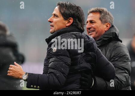 Milan, Italie. 22 avril 2024. Simone Inzaghi de l'Inter célèbre sa victoire au Scudetto après le match de football Serie A entre Milan et l'Inter au stade San Siro, dans le nord de l'Italie - lundi 22 avril 2024. Sport - Soccer . (Photo de Spada/LaPresse) crédit : LaPresse/Alamy Live News Banque D'Images