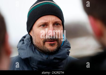 Tromsø 20240423.le prince héritier visite les gardiens d'algues et leurs plongées volontaires au nord de Tromsøya. Ils sont à bord de la croûte de navire de la Direction de la pêche. Photo : Rune Stoltz Bertinussen / NTB indéfini Banque D'Images