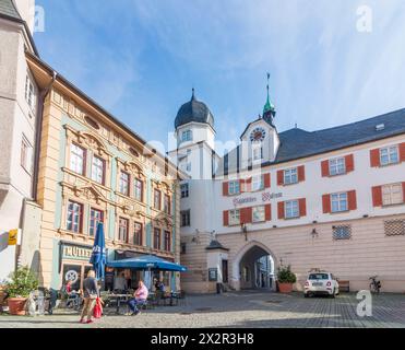 Rosenheim : porte de la ville Mittertor, musée de la ville à Oberbayern, Chiemsee Alpenland, haute-Bavière, Bayern, Bavière, Allemagne Banque D'Images