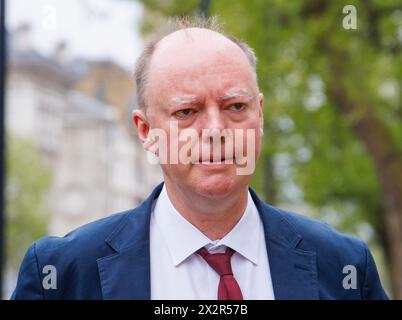 Londres, Royaume-Uni. 23 avril 2024. Chris Whitty, Chief Medical Officer (CMO) pour l'Angleterre, au Cabinet Office pour une réunion du Cabinet. Crédit : Mark Thomas/Alamy Live News Banque D'Images