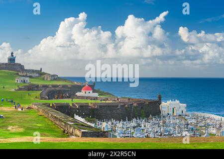 San Juan, Porto Rico au cimetière côtier historique et fort. Banque D'Images