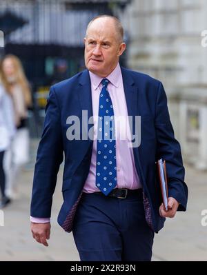 Londres, Royaume-Uni. 23 avril 2024. Kevin Hollinrake, ministre d'État au ministère des Affaires et du commerce, ott et About à Londres. Il est le ministre des postes et s'est penché sur le logiciel Horizon défectueux crédit : Mark Thomas/Alamy Live News Banque D'Images