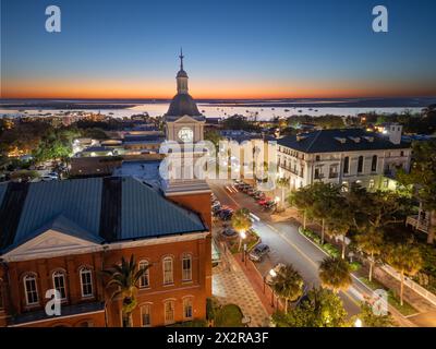 Fernandina Beach, Floride, États-Unis paysage urbain historique au crépuscule. Banque D'Images