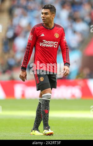 Londres, Royaume-Uni. 21 avril 2024. Le milieu de terrain de Manchester United Casemiro (18 ans) lors de la demi-finale de la Coupe de football Coventry City FC contre Manchester United FC Emirates au stade de Wembley, Londres, Angleterre, Royaume-Uni le 21 avril 2024 Credit : Every second Media/Alamy Live News Banque D'Images