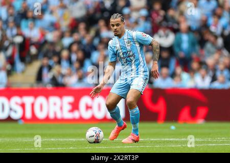 Londres, Royaume-Uni. 21 avril 2024. Joel Latibeaudiere (22 ans), défenseur de Coventry City FC contre Manchester United FC Emirates FA Cup, au stade de Wembley, Londres, Angleterre, Royaume-Uni, le 21 avril 2024 Credit : Every second Media/Alamy Live News Banque D'Images