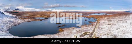 Royaume-Uni, Écosse, Pont d'Orchy, panorama aérien de Lochan na h-Achlaise et Rannoch Moor Banque D'Images