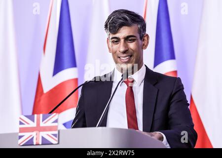 Le premier ministre polonais Donald Tusk et le premier ministre britannique Rishi Sunak se rencontrent à Varsovie, capitale de la Pologne, pour des entretiens bilatéraux à la chancellerie du premier ministre sur la rue Ujazdowska le 23 avril 2024. Banque D'Images