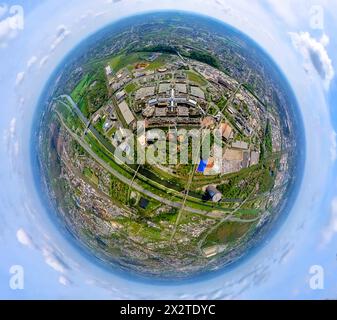 Luftbild, Westfield Centro sternförmiges Einkaufszentrum, Gesamtansicht Neue Mitte mit Gasometer am Rhein-Herne-Kanal und Fluss Emscher, Borbeck, Oberhausen, Rheinland, Ruhrgebiet, Nordrhein-Westfalen, Deutschland ACHTUNGxMINDESTHONORARx60xEURO *** vue aérienne, Westfield Centro centre commercial en forme d'étoile, vue générale Neue Mitte avec gazomètre sur le canal Rhin Herne et la rivière Emscher, Borbeck, Oberhausen, Rhénanie, région de la Ruhr, Rhénanie du Nord-Westphalie, Allemagne ATTENTIONxMINDESTHONORARx60xEURO Banque D'Images