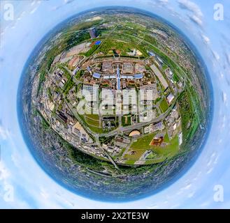 Luftbild, Westfield Centro sternförmiges Einkaufszentrum, Gesamtansicht Neue Mitte mit Gasometer am Rhein-Herne-Kanal und Fluss Emscher, Borbeck, Oberhausen, Rheinland, Ruhrgebiet, Nordrhein-Westfalen, Deutschland ACHTUNGxMINDESTHONORARx60xEURO *** vue aérienne, Westfield Centro centre commercial en forme d'étoile, vue générale Neue Mitte avec gazomètre sur le canal Rhin Herne et la rivière Emscher, Borbeck, Oberhausen, Rhénanie, région de la Ruhr, Rhénanie du Nord-Westphalie, Allemagne ATTENTIONxMINDESTHONORARx60xEURO Banque D'Images