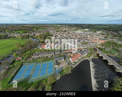 Vue aérienne grand angle au-dessus de Wetherby. Banque D'Images