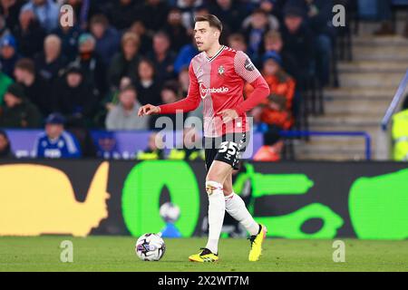 Leicester, Royaume-Uni. 23 avril 2024. Jan Bednarek de Southampton lors du Leicester City FC vs Southampton FC SKY BET EFL Championship match au King Power Stadium, Leicester, Angleterre, Royaume-Uni le 23 avril 2024 Credit : Every second Media/Alamy Live News Banque D'Images