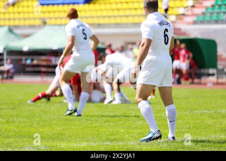 MOSCOU - JUIN 30 : le joueur de rugby d'Angleterre se bat pour le ballon sur la deuxième étape du championnat européen de rugby-7 dans le complexe sportif Luzhniki, Banque D'Images