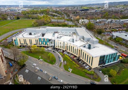 Vue aérienne de l'hôpital NHS New Victoria à Langside, Glasgow, Écosse, Royaume-Uni Banque D'Images