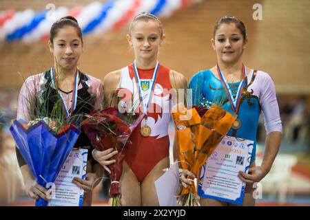 MOSCOU - DEC 15 : remise des vainqueurs dans le Hall Dynamo Stadium au XIX tournoi International de gymnastique pour la Coupe de Voronine le 15 décembre 2012 Banque D'Images