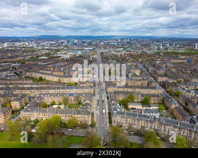 Vue aérienne du logement à Govanhill regardant le long de Victoria Road sur le côté sud Glasgow, Écosse, Royaume-Uni Banque D'Images