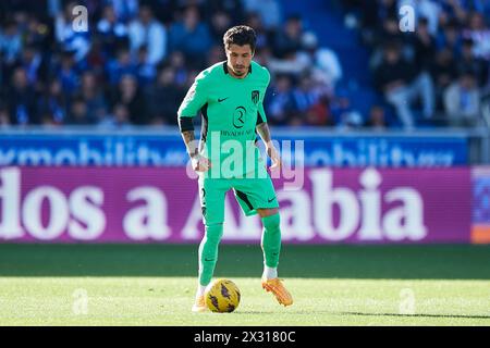 José Maria Gimenez de l'Atletico de Madrid avec le ballon lors du match LaLiga EA Sports entre le Deportivo Alaves et l'Atletico de Madrid à Mendizorro Banque D'Images