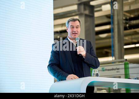 DATE RECORD NON INDIQUÉE Augsbourg, Bavière, Allemagne - 24 avril 2024 : le premier ministre de Bavière, Dr Markus Söder, visite la présentation du réseau ai Augsbourg. Salle de recherche IA Hall 43 de l'Université d'Augsbourg. Prononce un discours *** Ministerpräsident von Bayern Dr Markus Söder zu Besuch BEI der Präsentation des Ki-Netzwerks Augsburg. KI-Forschungshalle Halle 43 der Universität Augsburg. Hält eine Rede Banque D'Images