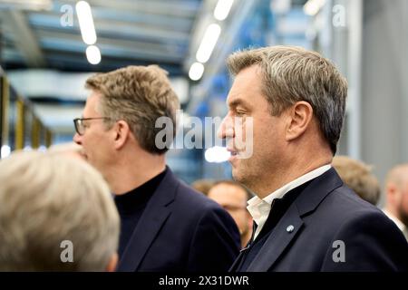 DATE RECORD NON INDIQUÉE Augsbourg, Bavière, Allemagne - 24 avril 2024 : le premier ministre de Bavière, Dr Markus Söder, visite la présentation du réseau ai Augsbourg. Salle de recherche IA Hall 43 de l'Université d'Augsbourg. Portrait avec un regard sérieux *** Ministerpräsident von Bayern Dr Markus Söder zu Besuch BEI der Präsentation des Ki-Netzwerks Augsburg. KI-Forschungshalle Halle 43 der Universität Augsburg. Portrait mit ernstem Blick Banque D'Images