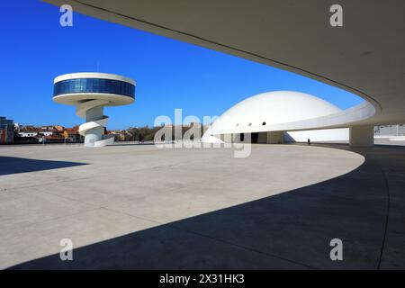 Géographie / voyage, Espagne, Asturies, Aviles, Oscar Niemeyer Centro, INFORMATIONS-AUTORISATION-DROITS-SUPPLÉMENTAIRES-NON-DISPONIBLES Banque D'Images