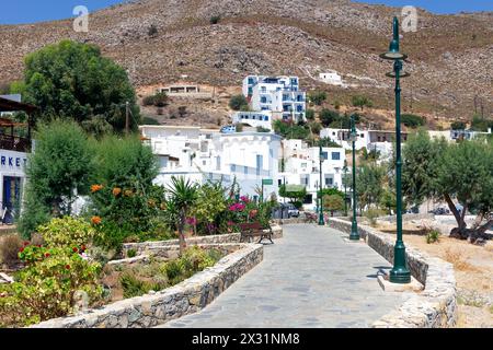 Livadia ville, le plus grand village et le port principal de l'île de Tilos, dans le complexe du Dodécanèse, Grèce, Europe. Banque D'Images