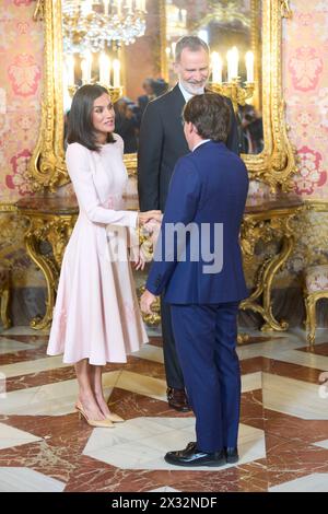 Madrid. Espagne. 20240424, le roi Felipe VI d'Espagne, la reine Letizia d'Espagne, José Luis Martinez Almeida, Major de Madrid assiste à un déjeuner pour les membres du monde de la littérature au Palais Royal le 24 avril 2024 à Madrid, Espagne Banque D'Images