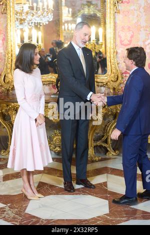 Madrid, Madrid, Espagne. 24 avril 2024. Le roi Felipe VI d'Espagne, la reine Letizia d'Espagne, Jose Luis Martinez Almeida, Major de Madrid assiste à un déjeuner pour les membres de Literature World au Palais Royal le 24 avril 2024 à Madrid, Espagne (image crédit : © Jack Abuin/ZUMA Press Wire) USAGE ÉDITORIAL SEULEMENT! Non destiné à UN USAGE commercial ! Banque D'Images
