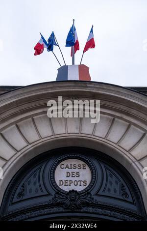 Entrée à la Caisse des dépôts et consignations (CDC), établissement financier public français, Paris, capitale de la France, le 5 janvier 2023. Entrée de Banque D'Images