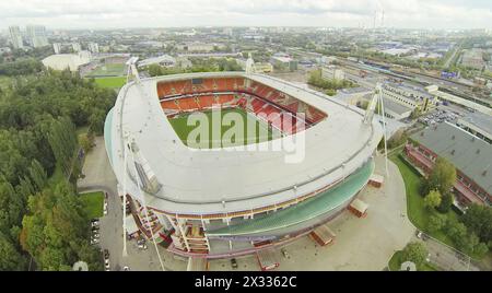 MOSCOU - 07 SEPTEMBRE : (vue du quadrocoptère sans pilote) stade de locomotive et panorama de la ville, le 07 septembre 2013 à Moscou, Russie. Capacité de Banque D'Images