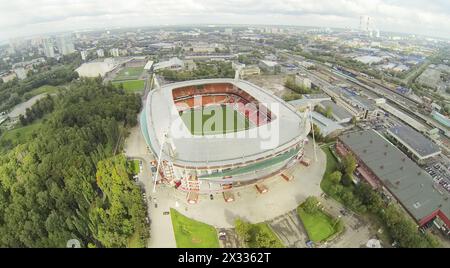 MOSCOU - 07 SEPTEMBRE : (vue du quadrocoptère sans pilote) stade de locomotive en ville, le 07 septembre 2013 à Moscou, Russie. La capacité du stade est de 2 Banque D'Images