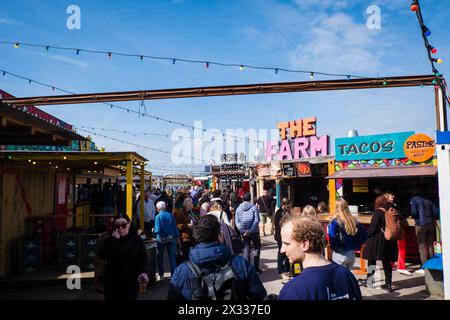 Copenhague, Danemark - 6 avril 2024 : Reffen est le plus grand marché de Street food d'Europe du Nord. Banque D'Images