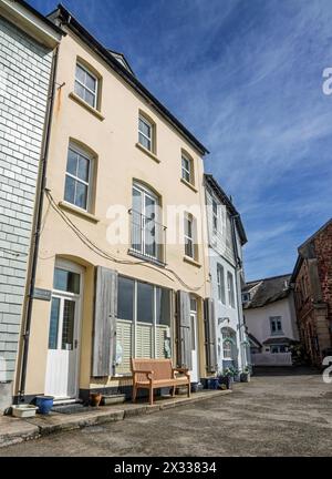 Walney dans Market Street, Kingsand sur la péninsule de rame. Surplombant le Village Institute et la plage Banque D'Images