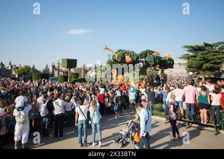 FRANCE, PARIS - 10 septembre 2014 : représentation du roi Lion à Disneyland. Banque D'Images