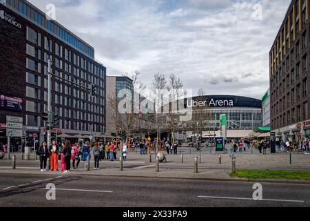 Uber Arena, bis 2015 O2 World Berlin, bis März 2024 Mercedes-Benz-Arena, Mehrzweckhalle, Sportveranstaltungen, Konzerte, événements, Umbennung zur Uber-Ar Banque D'Images