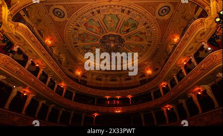 Lviv, Ukraine - 24 avril 2024 : intérieur de l'opéra de Lviv Banque D'Images