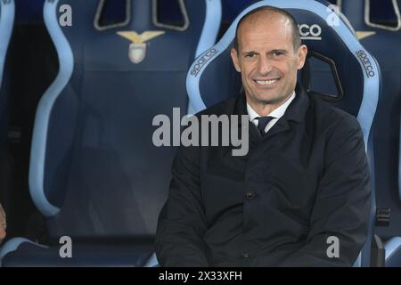 Rome, Italie. 23 avril 2024. Massimiliano Allegri coack de la Juventus FC look lors de la demi-finale second Leg - Coppa Italia match entre SS Lazio vs Juventus FC au stade Olimpic le 23 avril 2024 à Roma, italie score final 2-1 (crédit image : © Agostino Gemito/Pacific Press via ZUMA Press Wire) USAGE ÉDITORIAL SEULEMENT! Non destiné à UN USAGE commercial ! Banque D'Images