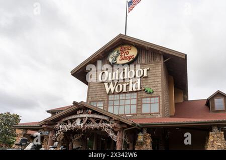 Un magasin Bass Pro Shops à Pearland, TX, États-Unis. Banque D'Images