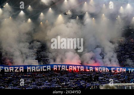 Bergame, Italie. 24 avril 2024. Les supporters d'Atalanta lors du match de football Coppa Italia entre Atalanta et Fiorentina au stade Gewiss, dans le nord de l'Italie - mercredi 24 avril 2024. Sport - Soccer . (Photo de Spada/LaPresse) crédit : LaPresse/Alamy Live News Banque D'Images