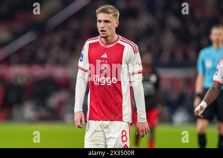 Amsterdam, pays-Bas. 24 avril 2024. AMSTERDAM, PAYS-BAS - 24 AVRIL : Kenneth Taylor de l'AFC Ajax regarde pendant le match néerlandais Eredivisie entre l'AFC Ajax et l'Excelsior Rotterdam au Johan Cruijff Arena le 24 avril 2024 à Amsterdam, pays-Bas. (Photo par Andre Weening/Orange Pictures) crédit : Orange pics BV/Alamy Live News Banque D'Images