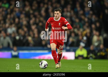 Liverpool, Royaume-Uni. 24 avril 2024. Andrew Robertson de Liverpool rompt avec le ballon lors du match de premier League Everton vs Liverpool au Goodison Park, Liverpool, Royaume-Uni, 24 avril 2024 (photo par Craig Thomas/News images) à Liverpool, Royaume-Uni, le 24/04/2024. (Photo de Craig Thomas/News images/SIPA USA) crédit : SIPA USA/Alamy Live News Banque D'Images