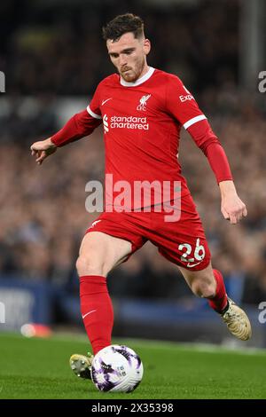 Liverpool, Royaume-Uni. 24 avril 2024. Andrew Robertson de Liverpool avec le ballon lors du match de premier League Everton vs Liverpool au Goodison Park, Liverpool, Royaume-Uni, 24 avril 2024 (photo de Craig Thomas/News images) à Liverpool, Royaume-Uni, le 24/04/2024. (Photo de Craig Thomas/News images/SIPA USA) crédit : SIPA USA/Alamy Live News Banque D'Images