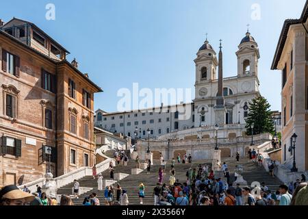 Rome, Italie - 14 juillet 2023 : marches espagnoles à Rome, Italie. Célèbre place et point de repère avec beaucoup de touristes Banque D'Images