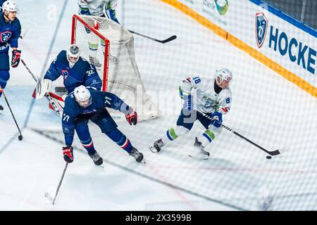 Cergy Pontoise, France. 24 avril 2024. Marcel MAHKOVEC de Slovénie lors du match amical international de hockey sur glace entre la France et la Slovénie le 24 avril 2024 à Aren'Ice à Cergy-Pontoise, France - photo Alexandre Martins/DPPI crédit : DPPI Media/Alamy Live News Banque D'Images